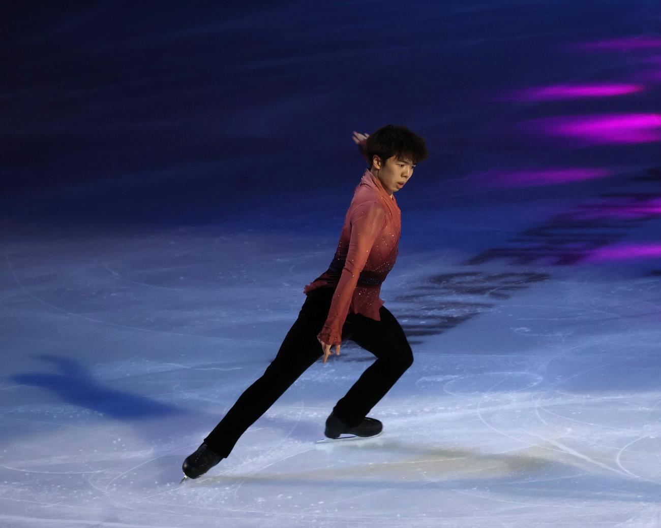 中国杯のエキシビションで演技する佐藤（撮影・勝部晃多）