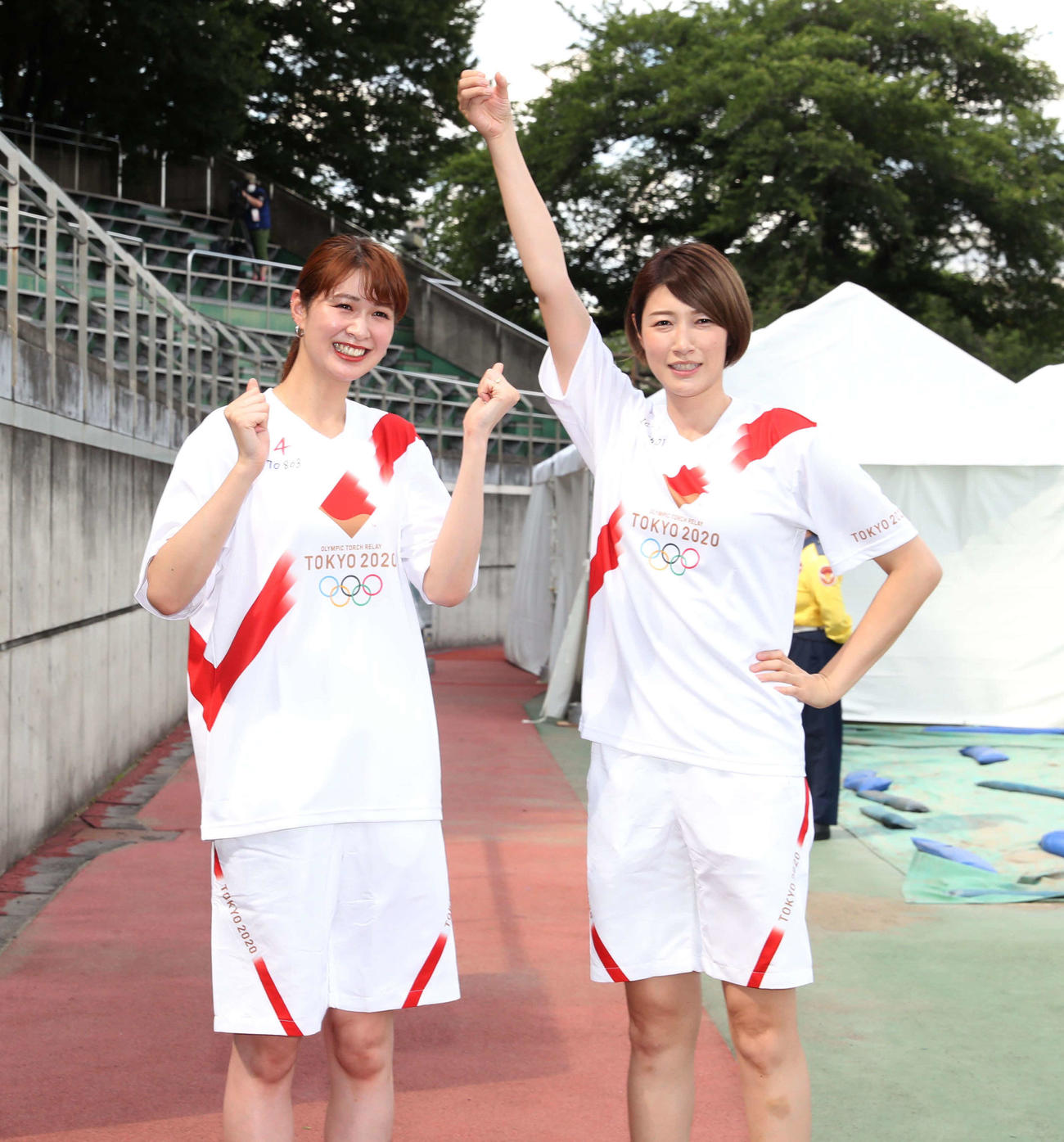 木村沙織さん（左）と狩野舞子さん（2021年7月・代表撮影）