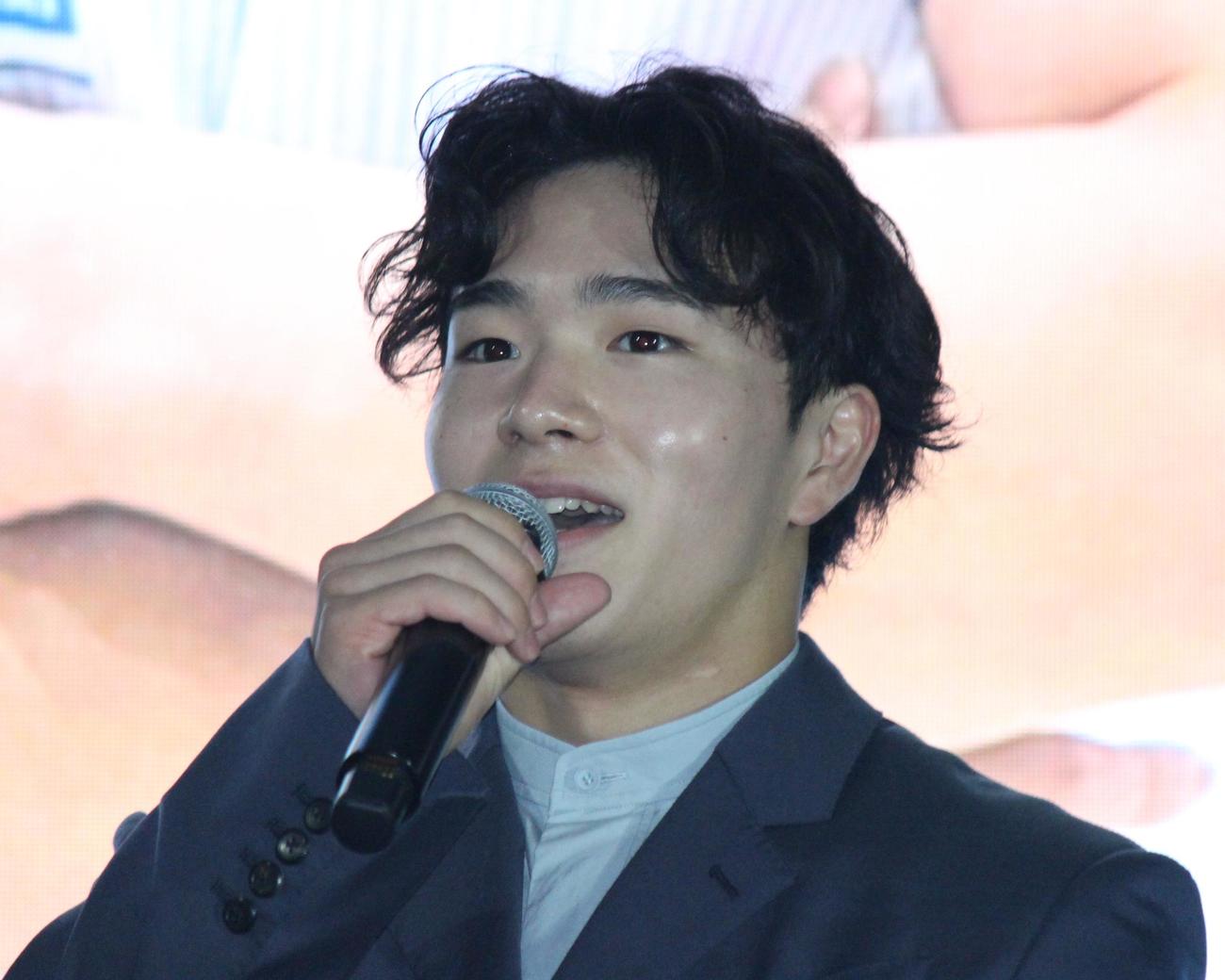 都内でイベントに出席した体操男子の岡（撮影・勝部晃多）
