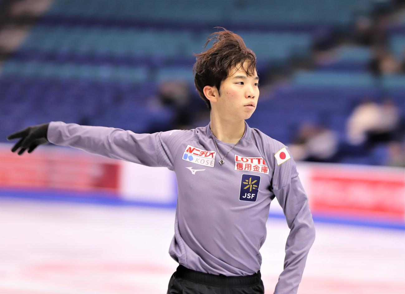GPシリーズ第3戦スケートカナダ　公式練習で調整する友野（撮影・藤塚大輔）