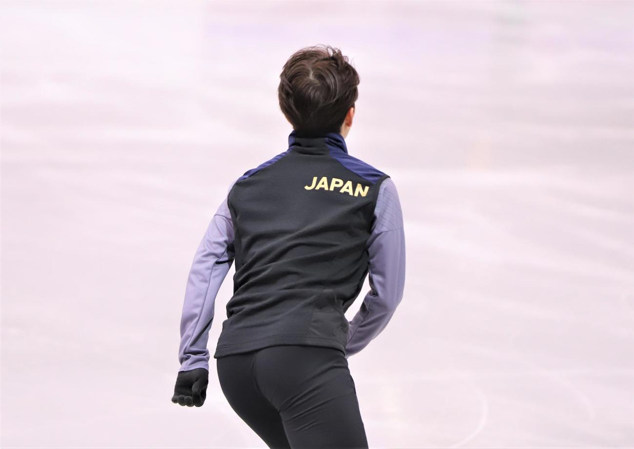 GPシリーズ第3戦スケートカナダ　公式練習で調整する友野（撮影・藤塚大輔）