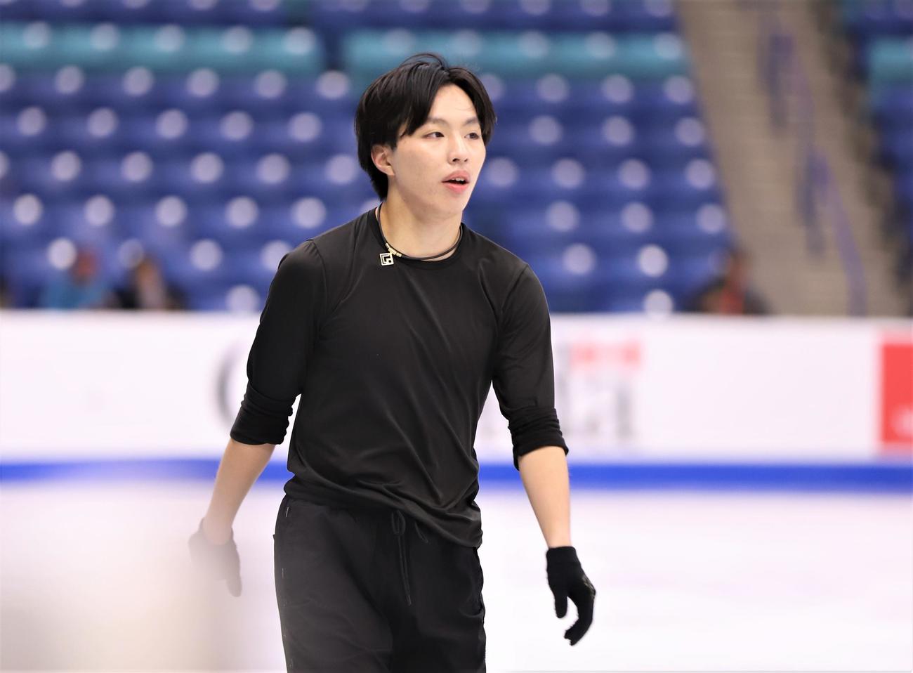 GPシリーズ第3戦スケートカナダ　公式練習で調整する三浦（撮影・藤塚大輔）