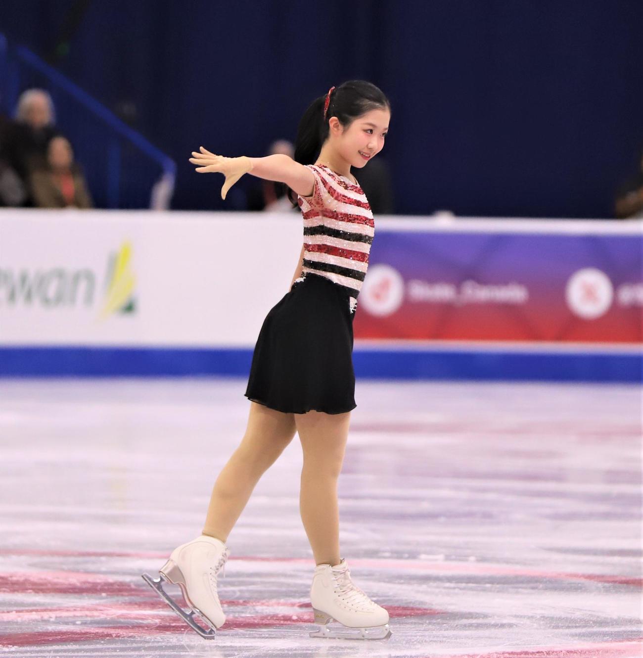 GPシリーズ第3戦スケートカナダ　女子SPで演技を披露する中井（撮影・藤塚大輔）
