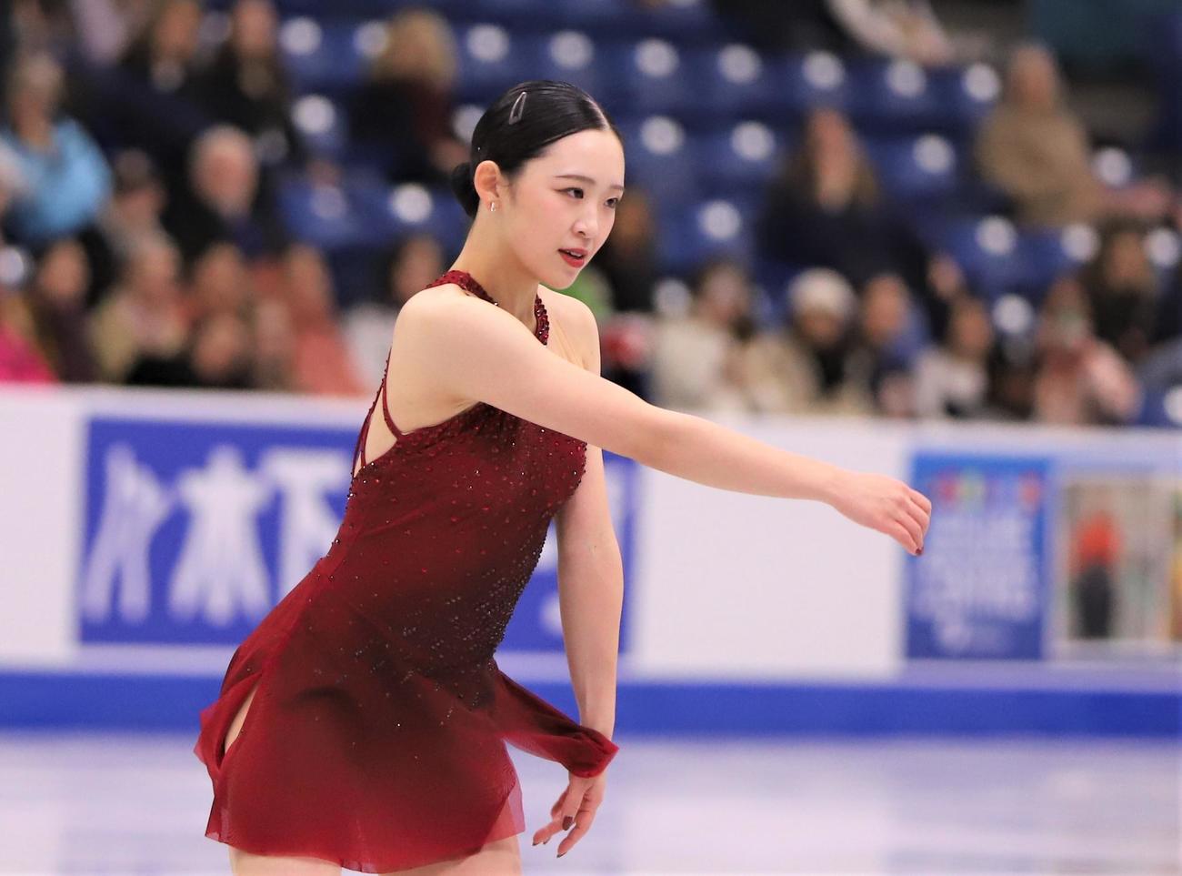 GPシリーズ第3戦スケートカナダ　女子SPで演技を披露する青木（撮影・藤塚大輔）