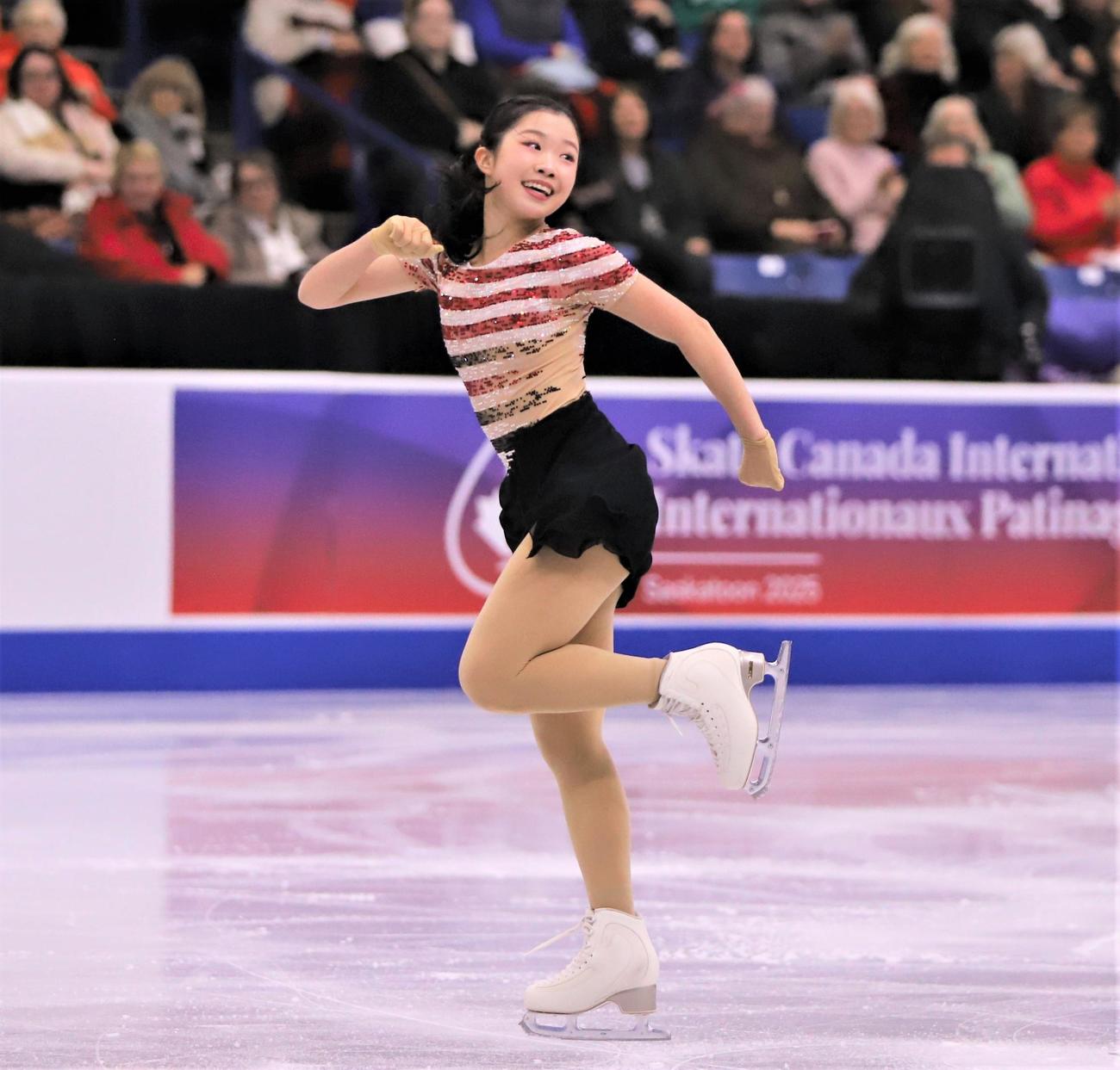 GPシリーズ第3戦スケートカナダ　女子SPで演技を披露する中井（撮影・藤塚大輔）