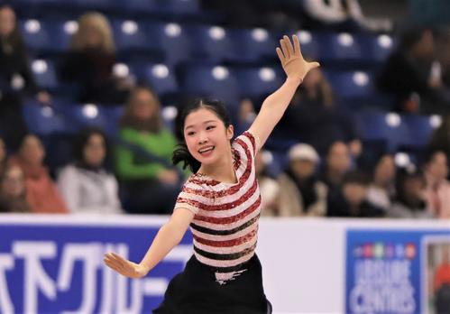 GPシリーズ第3戦スケートカナダ　女子SPで演技を披露する中井（撮影・藤塚大輔）