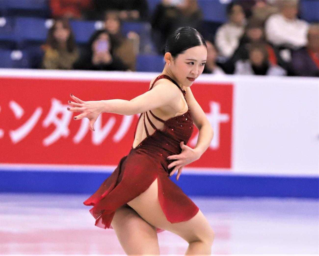 GPシリーズ第3戦スケートカナダ　女子SPで演技を披露する青木（撮影・藤塚大輔）