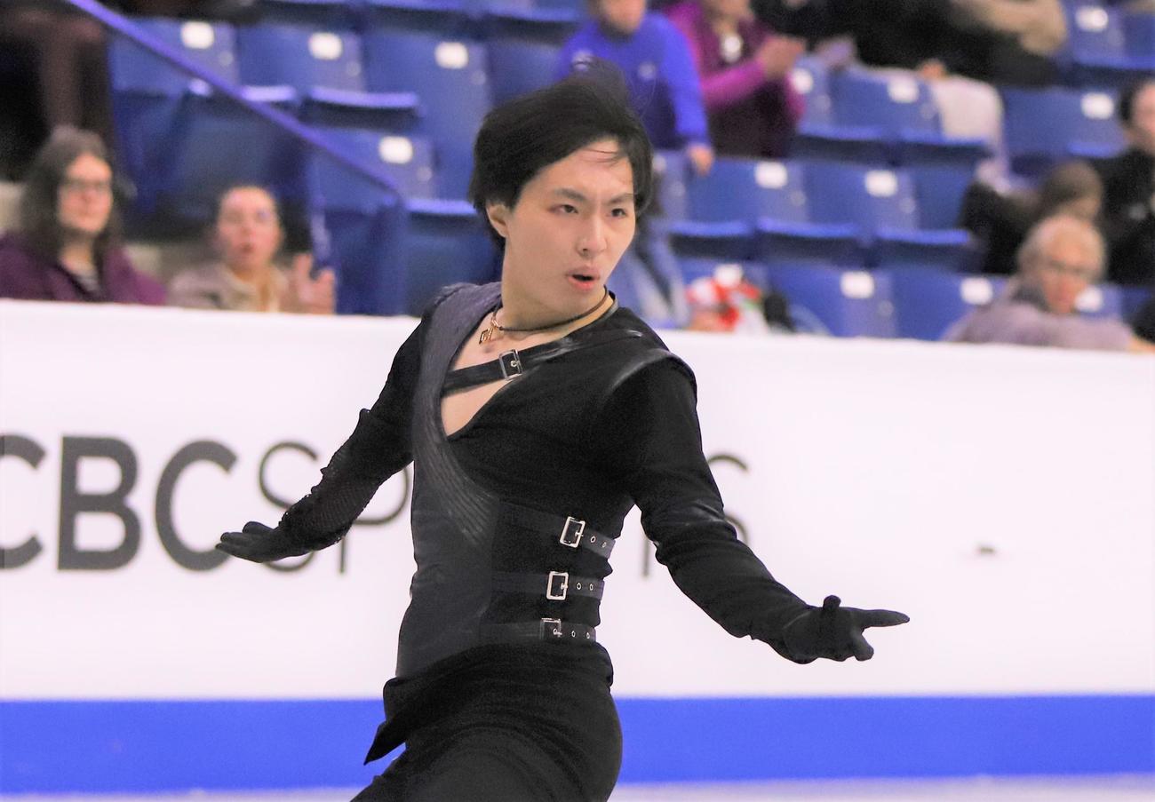 GPシリーズ第3戦スケートカナダ　男子SPで演技を披露する三浦（撮影・藤塚大輔）