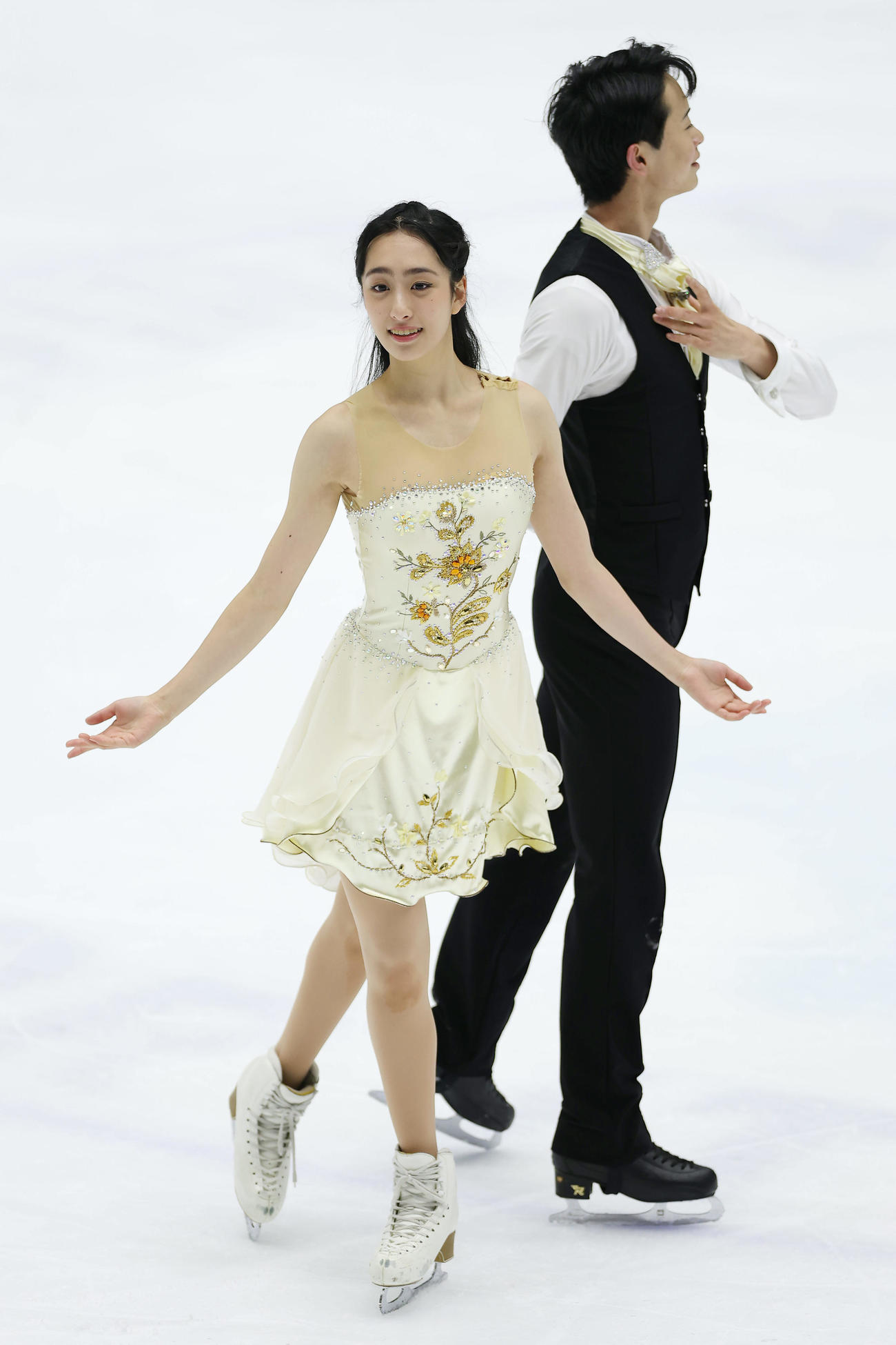 フリーダンスに向け練習に臨む櫛田（手前）、島田組（撮影・前田充）