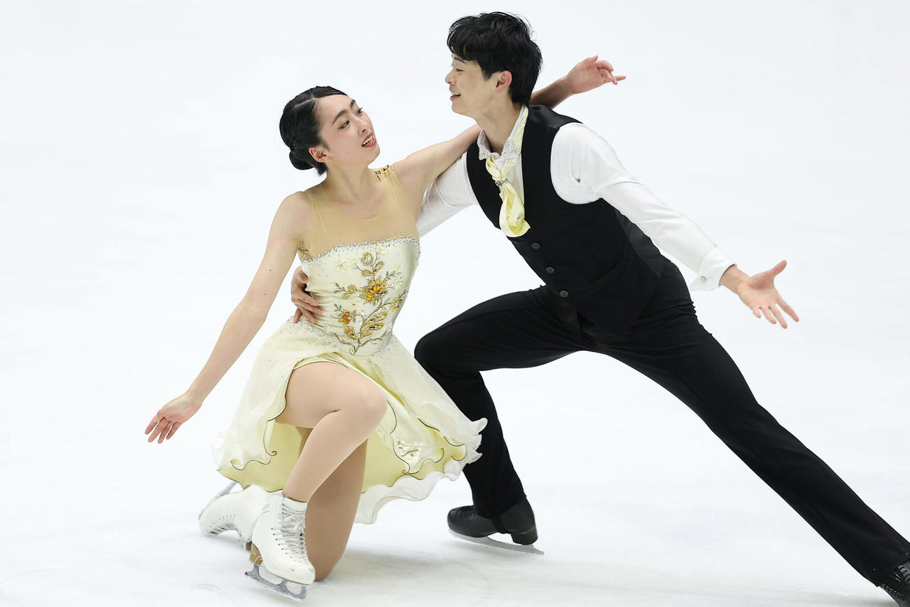 フリーダンスで演技する櫛田（左）、島田組（撮影・前田充）