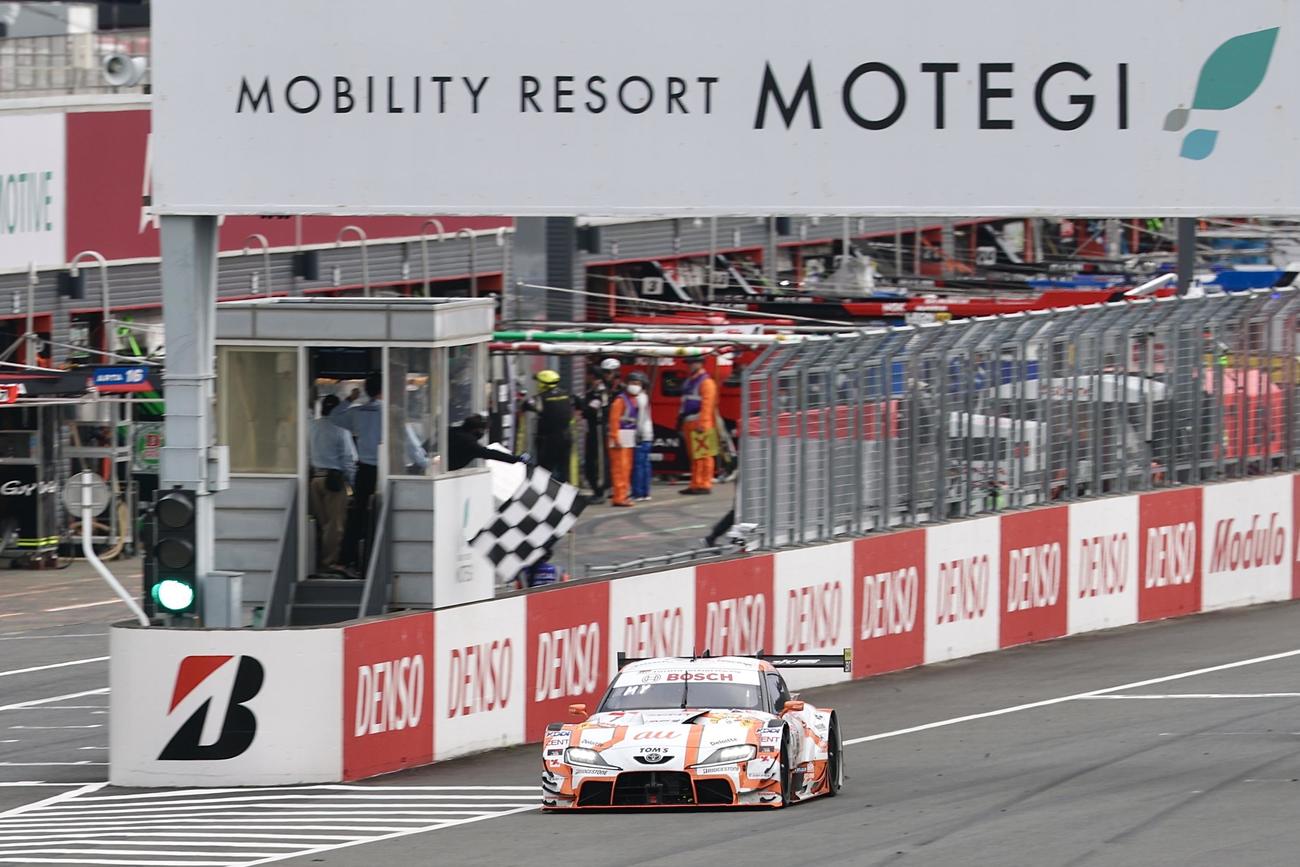 GT500クラス年間優勝を果たした1号車（撮影・宮地輝）