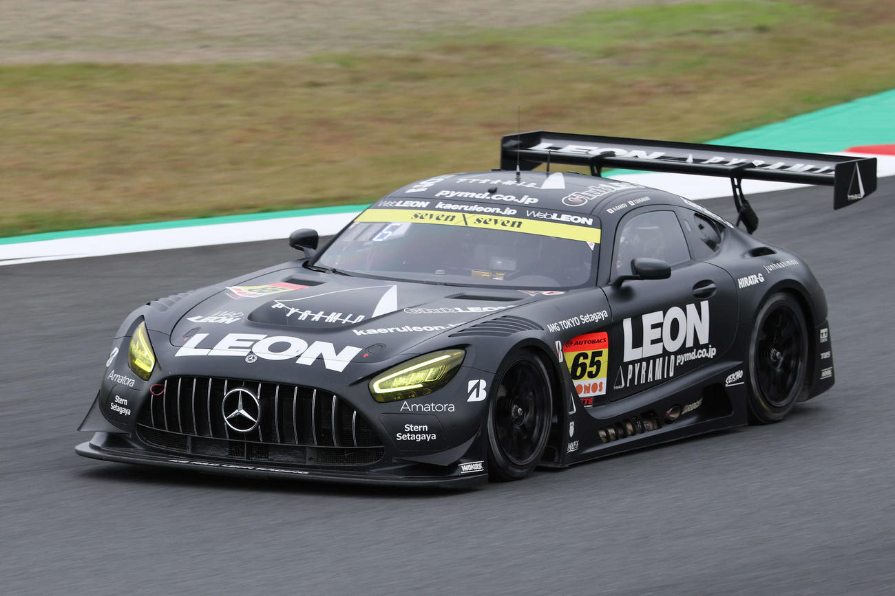 GT300クラス年間優勝を果たした65号車（撮影・宮地輝）