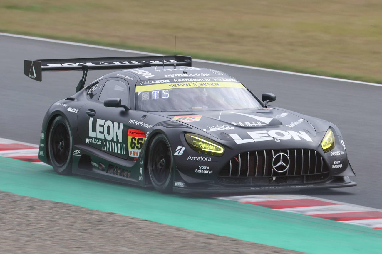 GT300クラス年間優勝を果たした65号車（撮影・宮地輝）