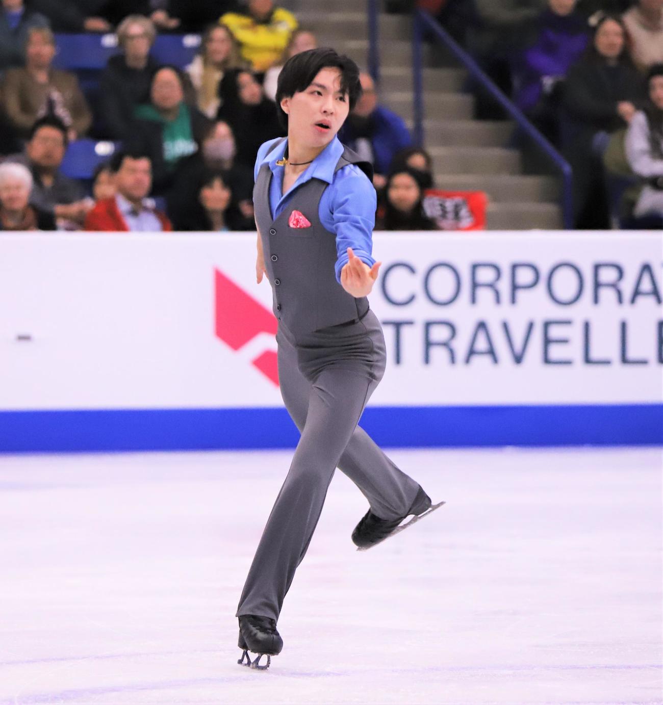 スケートカナダの男子フリーで演技を披露する三浦（撮影・藤塚大輔）