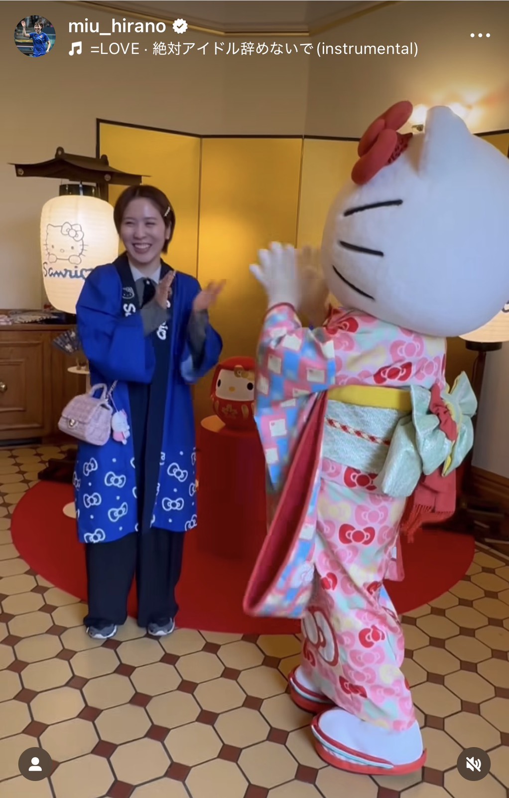 インスタグラムでハローキティとの共演した様子を投稿した卓球女子シングルスの平野美宇（画像はスクリーンショット）