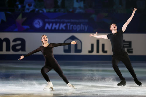 エキシビションで演技するサーラ・コンティ（左）、ニッコロ・マチー組（撮影・前田充）