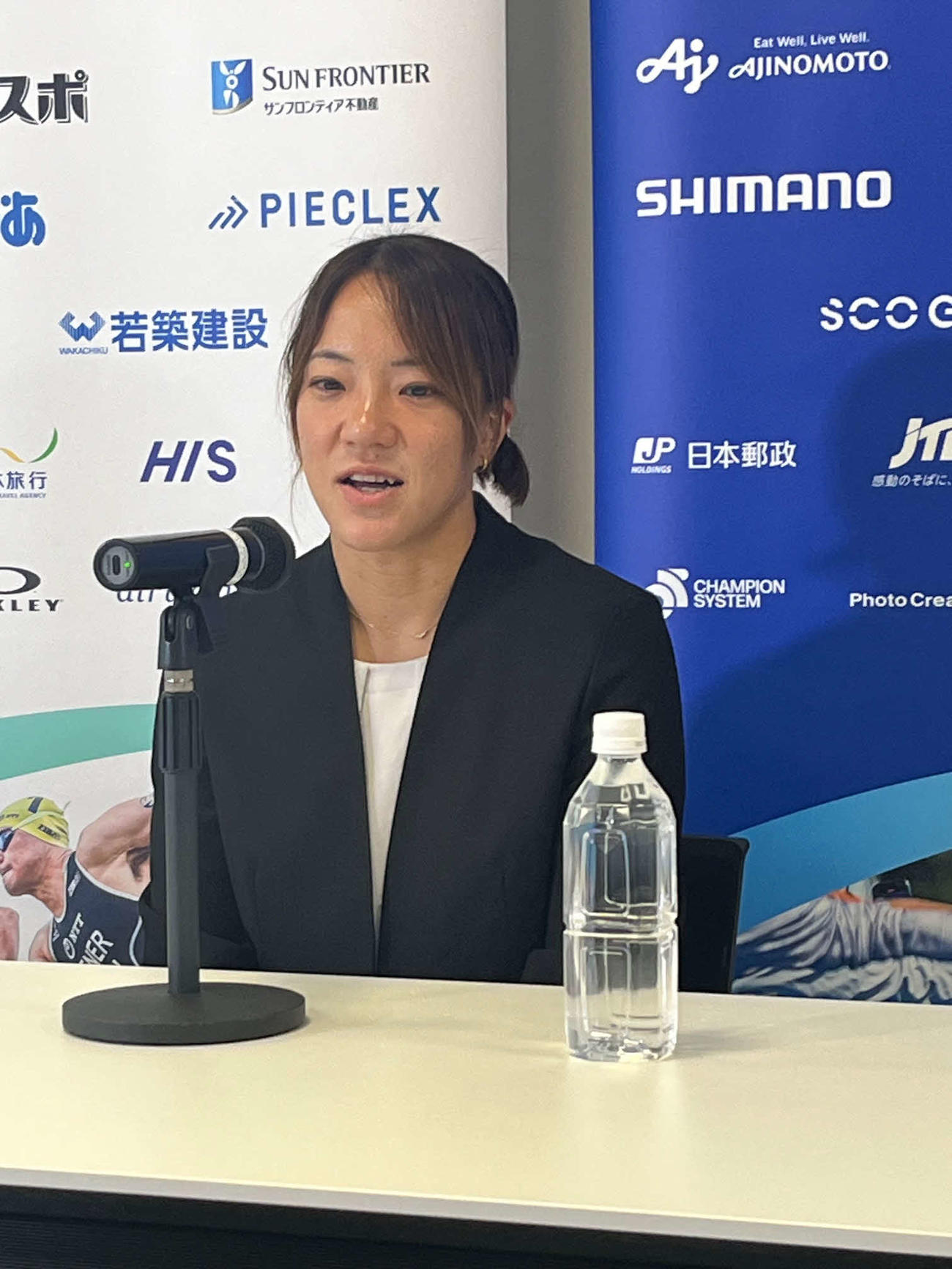 引退会見で現役生活を振り返るトライアスロン五輪2大会出場の高橋