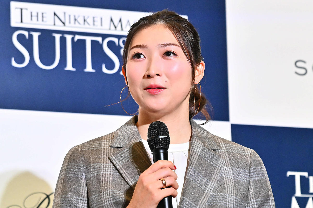 スーツ・オブ・ザ・イヤー2025でトークする池江璃花子（撮影・滝沢徹郎）