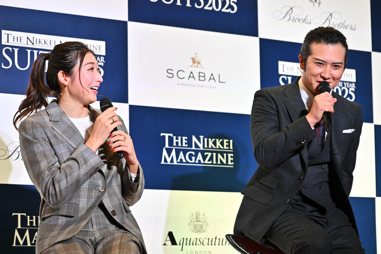 スーツ・オブ・ザ・イヤー2025でトークする池江璃花子（左）と尾上松也（撮影・滝沢徹郎）