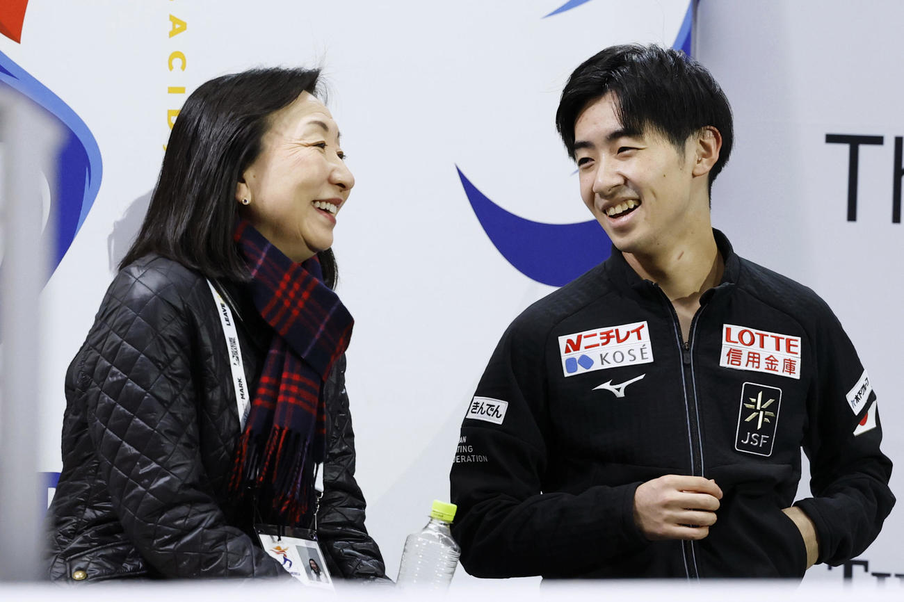 キスアンドクライで笑顔の壷井達也（共同）