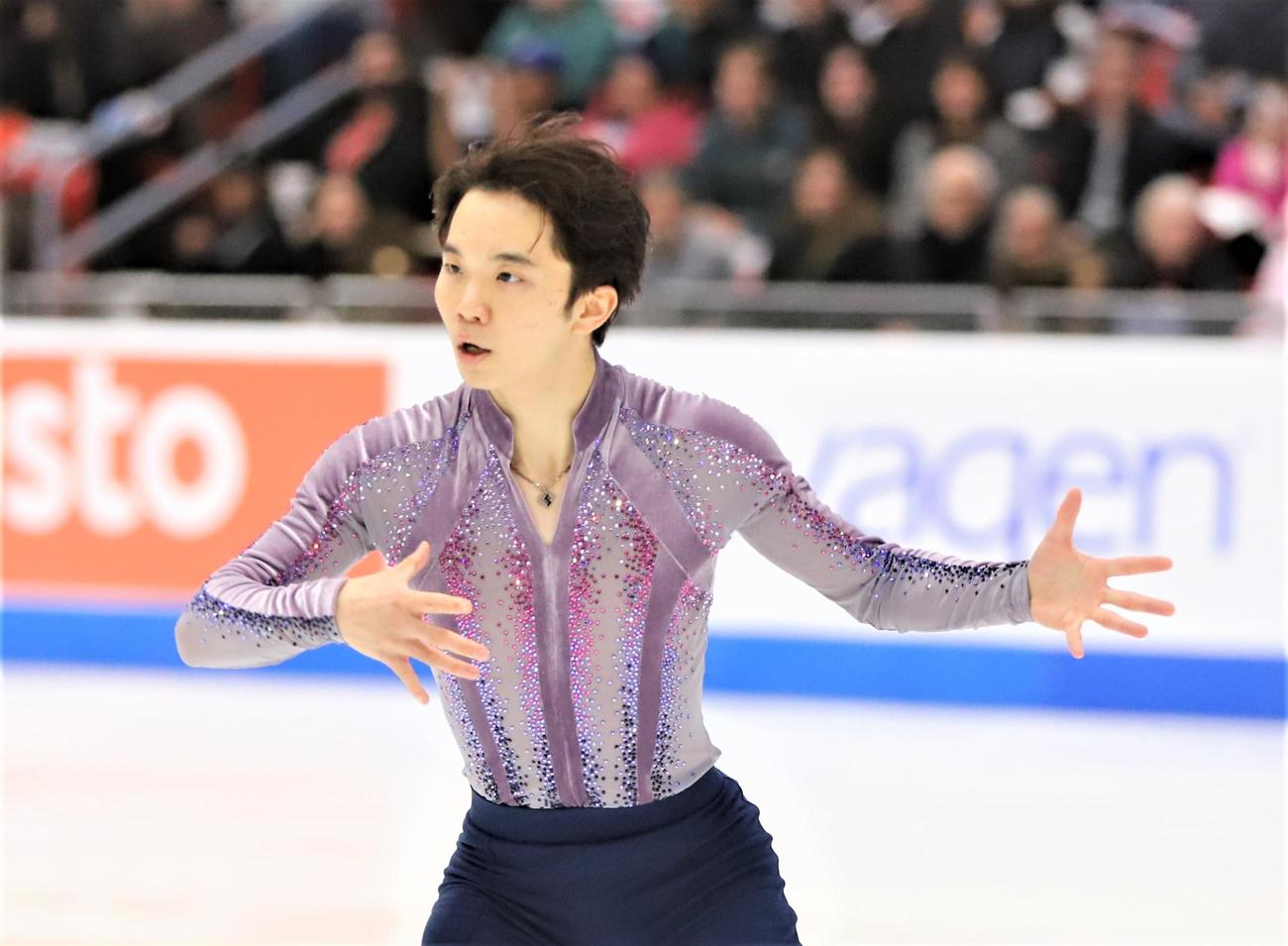 GPシリーズ・スケートアメリカ　男子SPで演技を披露する友野（撮影・藤塚大輔）