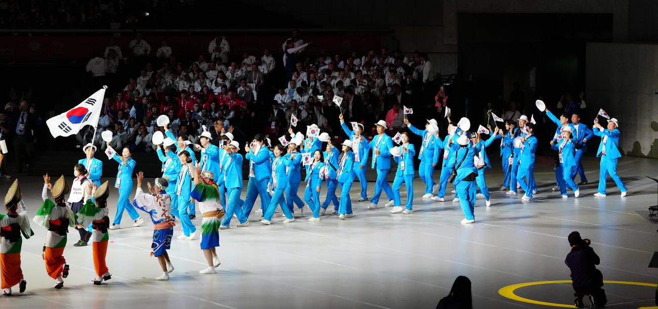 デフリンピック開会式　入場する韓国の選手団（撮影・鈴木みどり）