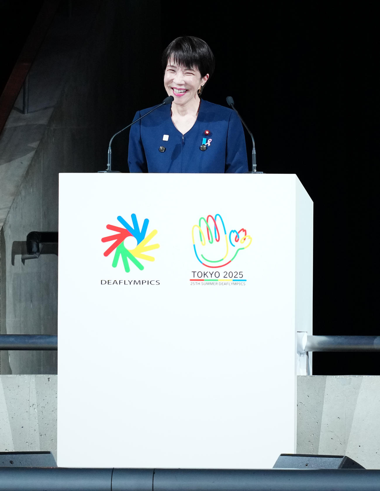 デフリンピック開会式であいさつする高市早苗首相（撮影・鈴木みどり）