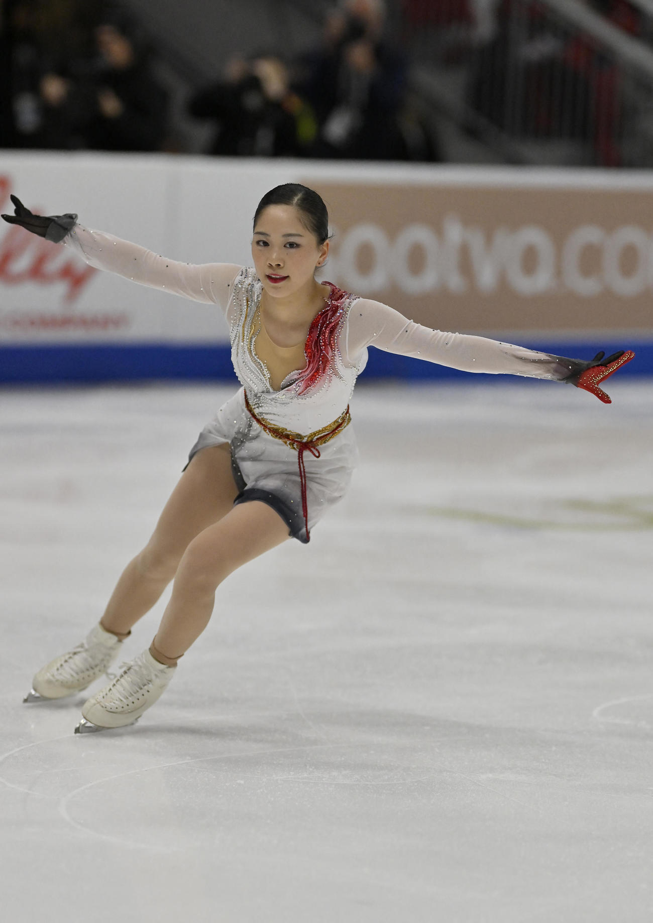 女子FSで演技を披露する吉田陽菜（ロイター）
