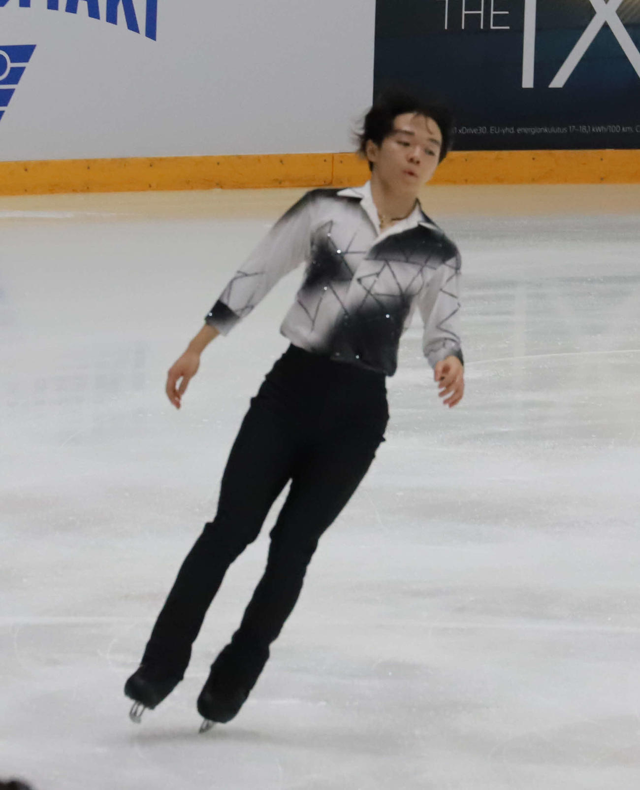 GPフィンランド大会男子SP　演技に向かう鍵山優真（撮影・松本航）