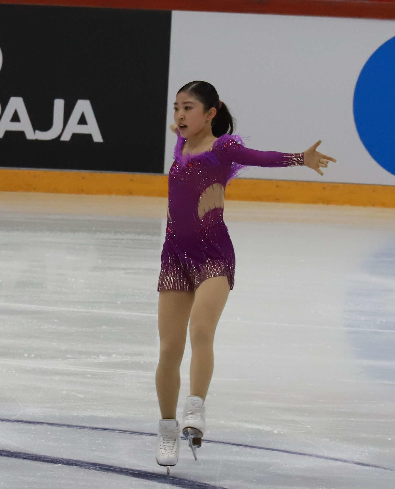 GPフィンランド大会女子SP　演技を披露する千葉百音（撮影・松本航）