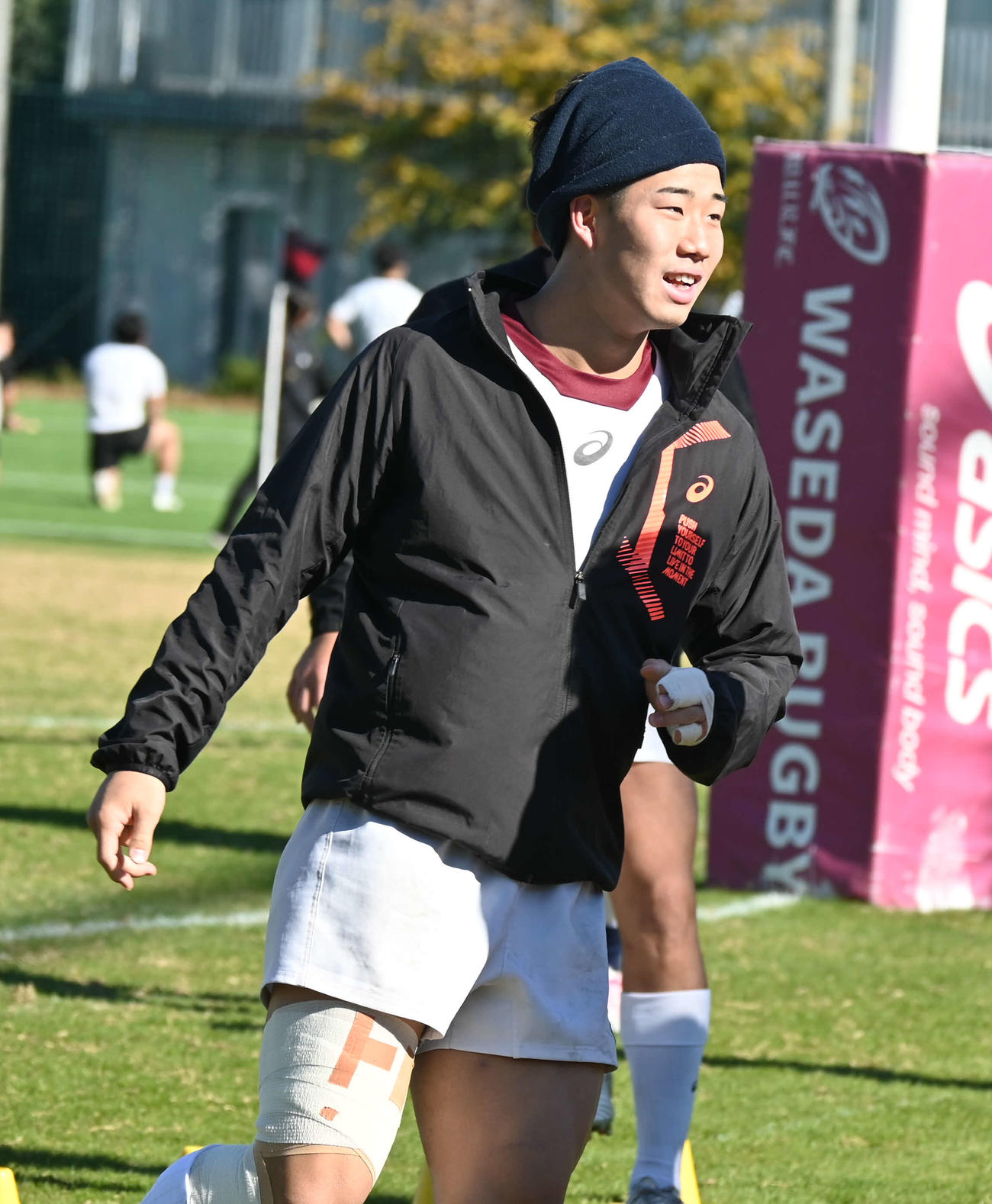 早慶戦の前日練習に臨む早大の矢崎（撮影・飯岡大暉）
