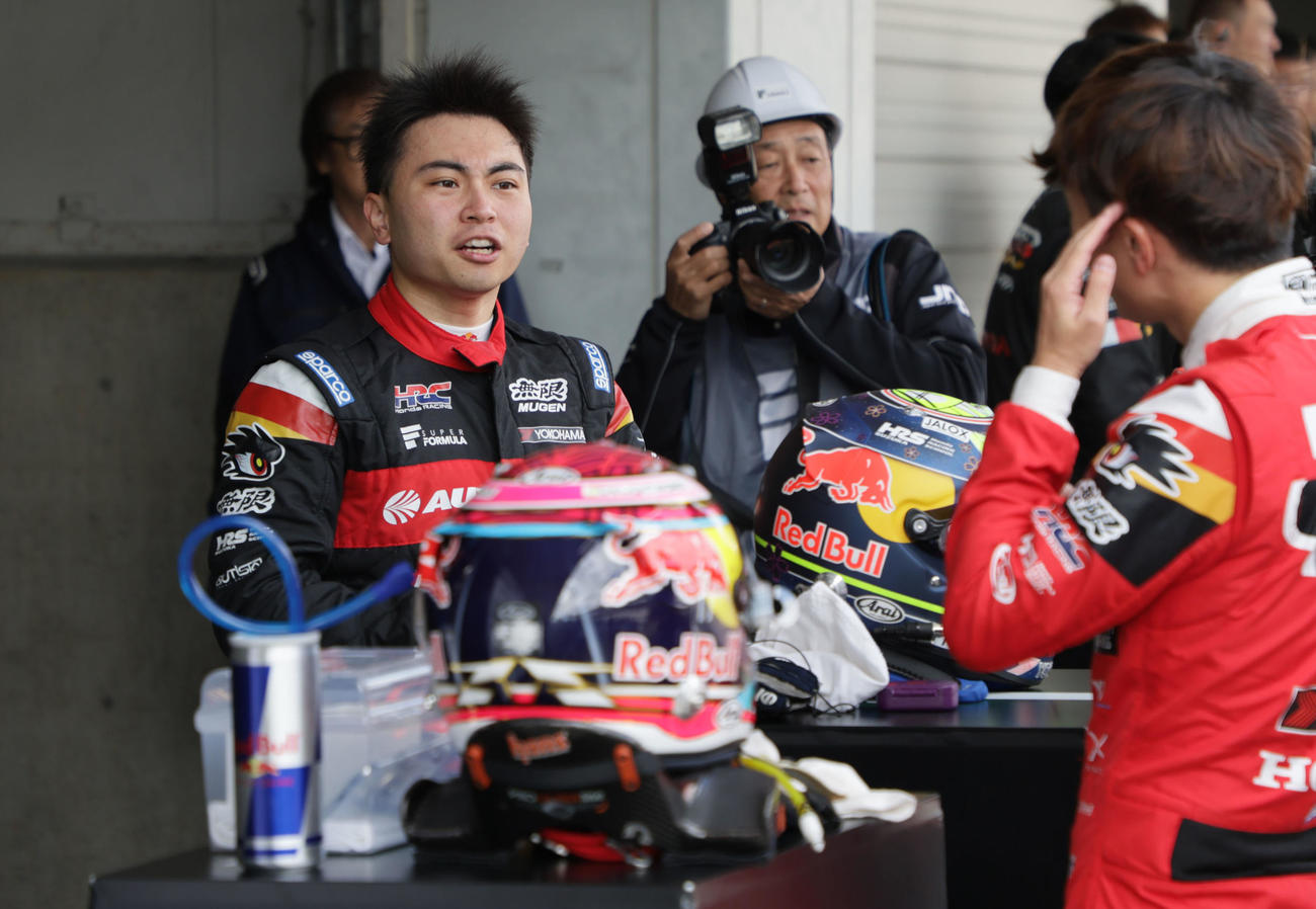 スーパーフォーミュラ第11戦、最終戦第12戦のポールポジションを獲得したチーム無限の岩佐歩夢（撮影・宮崎幸一）