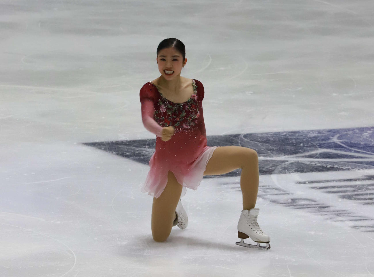 GPフィンランド大会女子フリー　ガッツポーズで喜びを表現する千葉百音（撮影・松本航）