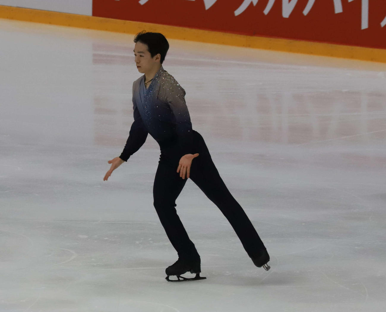 男子フリーの演技に臨む鍵山優真（撮影・松本航）