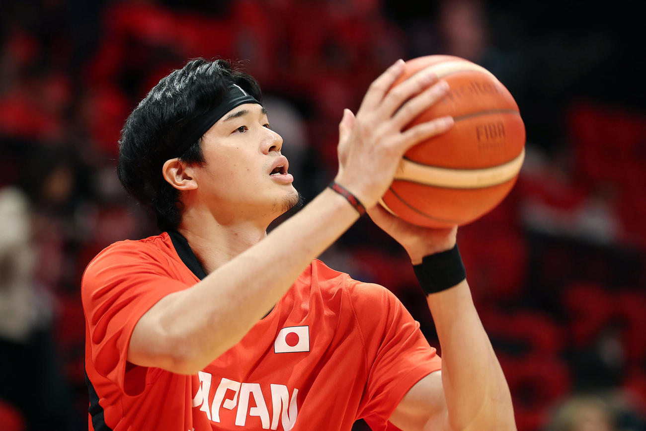 日本対台湾　試合前、ウオーミングアップを行う渡辺雄（撮影・前田充）