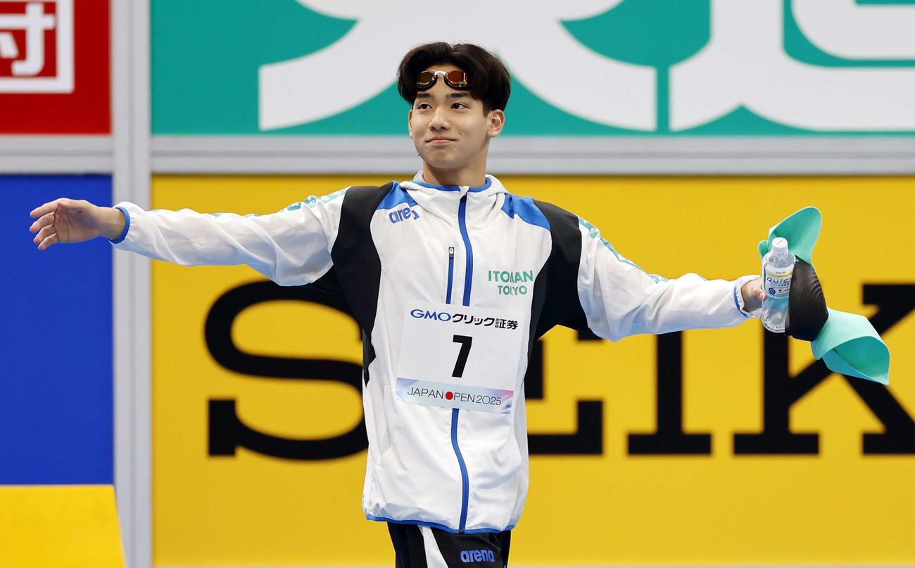 ジャパンオープン　男子200メートル自由形　決勝　入場する村佐（撮影・山本朝陽）