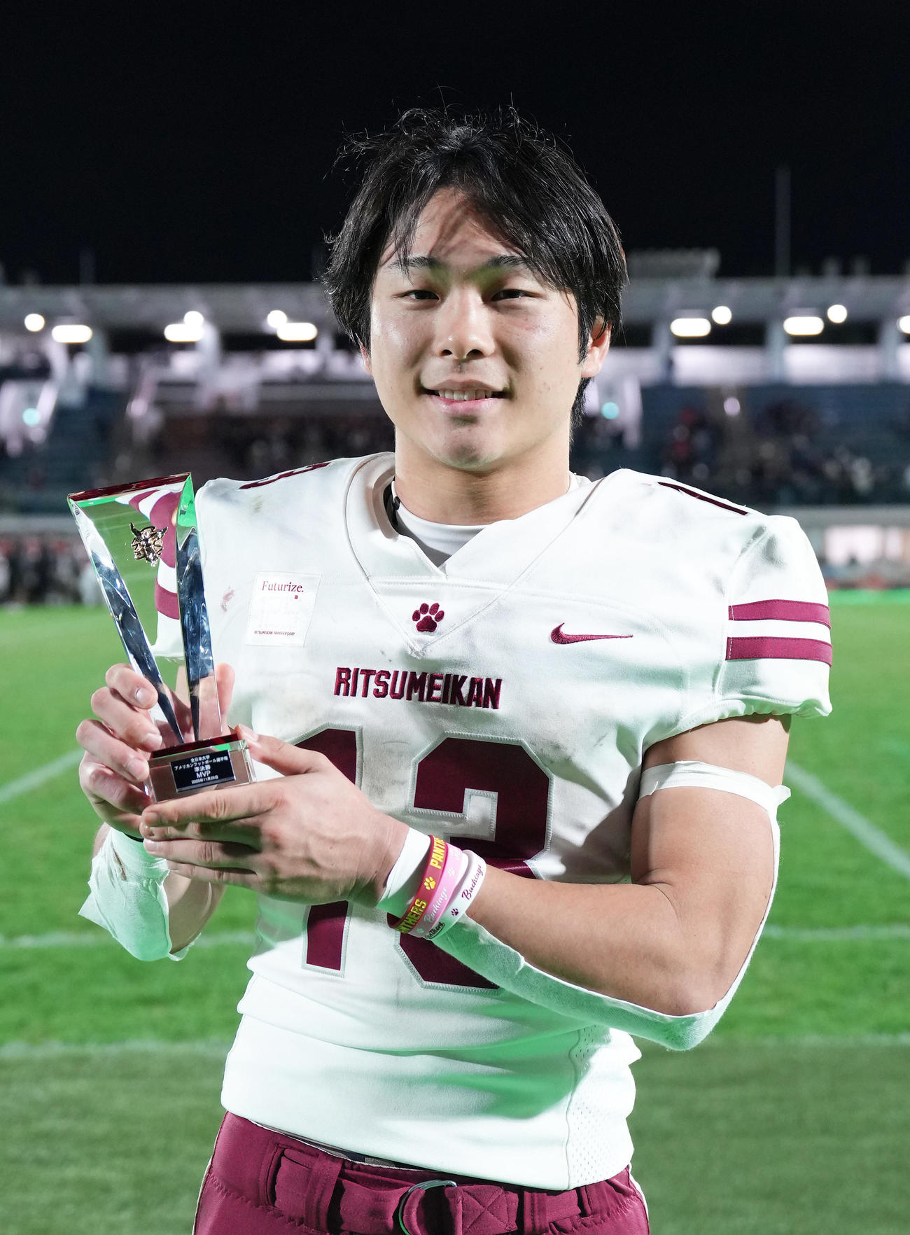 早大対立命大　この試合のMVPに選出され笑顔を見せる立命大・藤津（撮影・足立雅史）