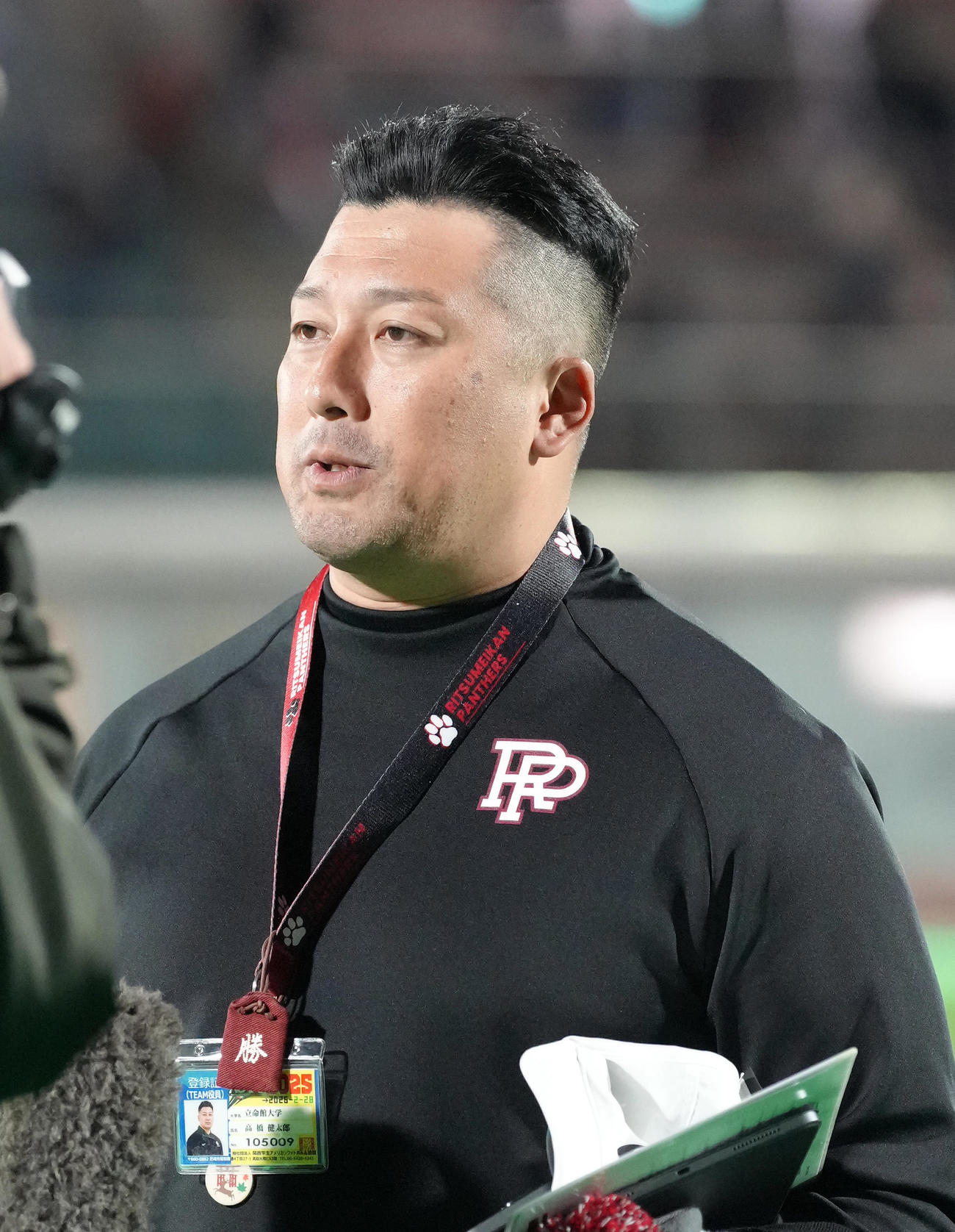 早大対立命大　早大を破り、決勝進出を決め取材に応じる立命大・高橋監督（撮影・足立雅史）