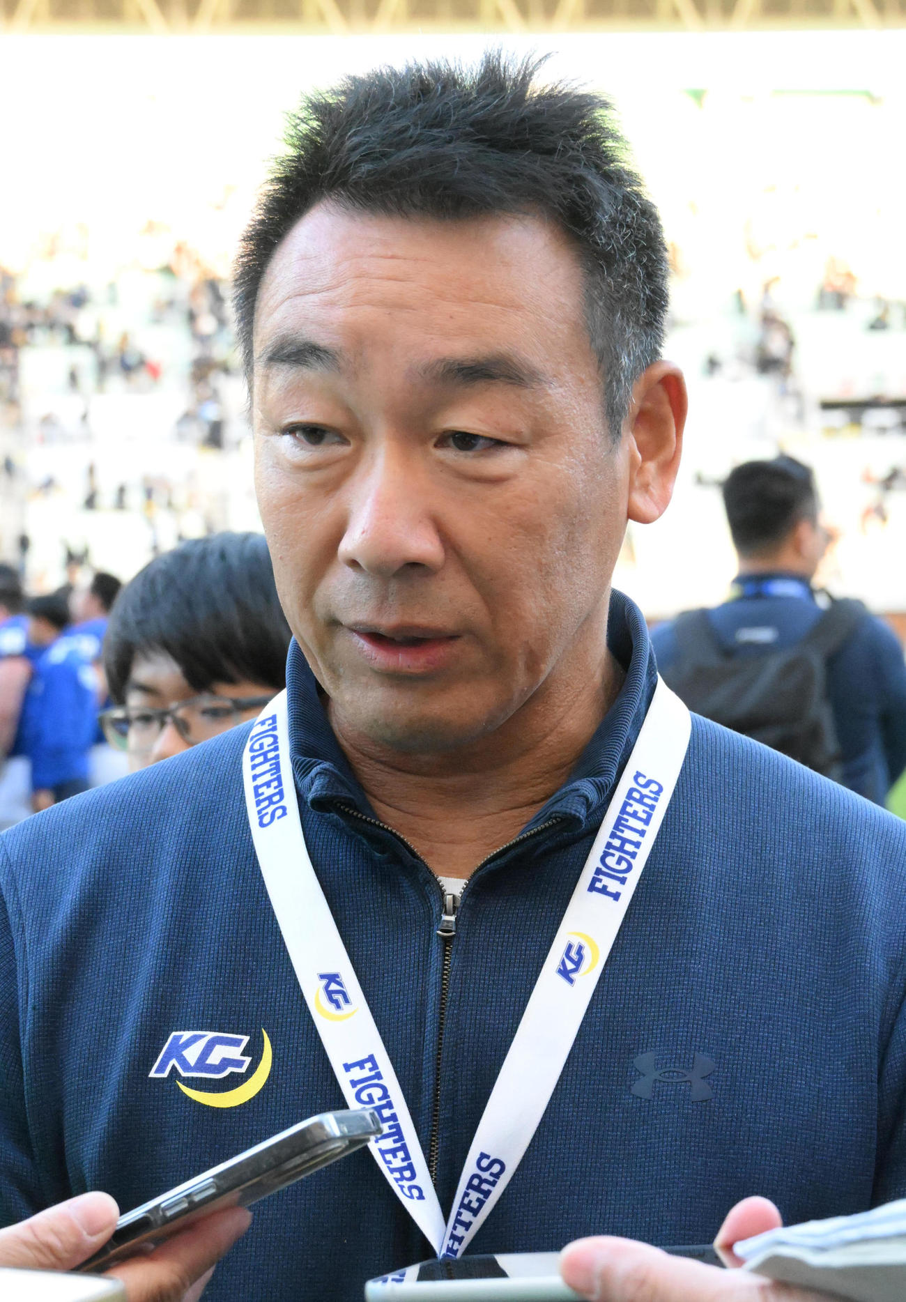 関西学院大対関西大　報道陣の質問に答える関西学院大の大村監督（撮影・石井愛子）