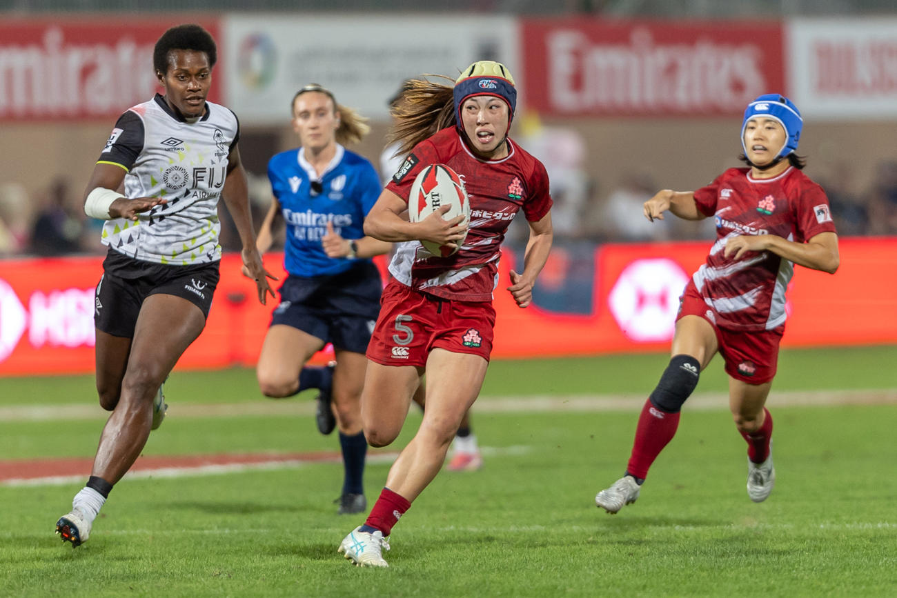 HSBC SVNS2026ドバイ大会の3位決定戦でフィジーを撃破した日本代表「サクラセブンズ」(C)JRFU