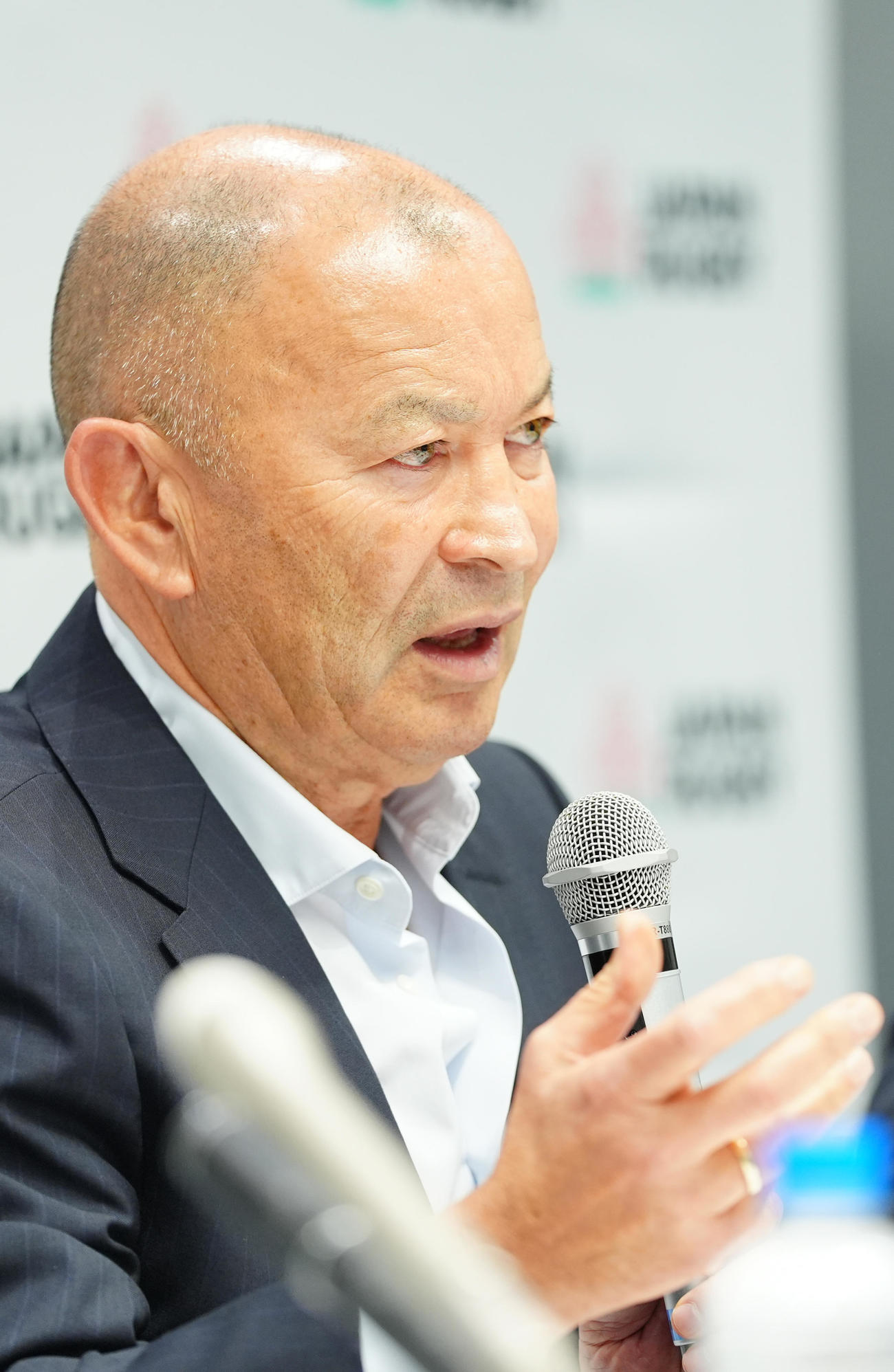 ラグビーW杯オーストラリア大会の組み合わせが決まり会見に臨む日本代表エディー・ジョーンズHC（撮影・垰建太）