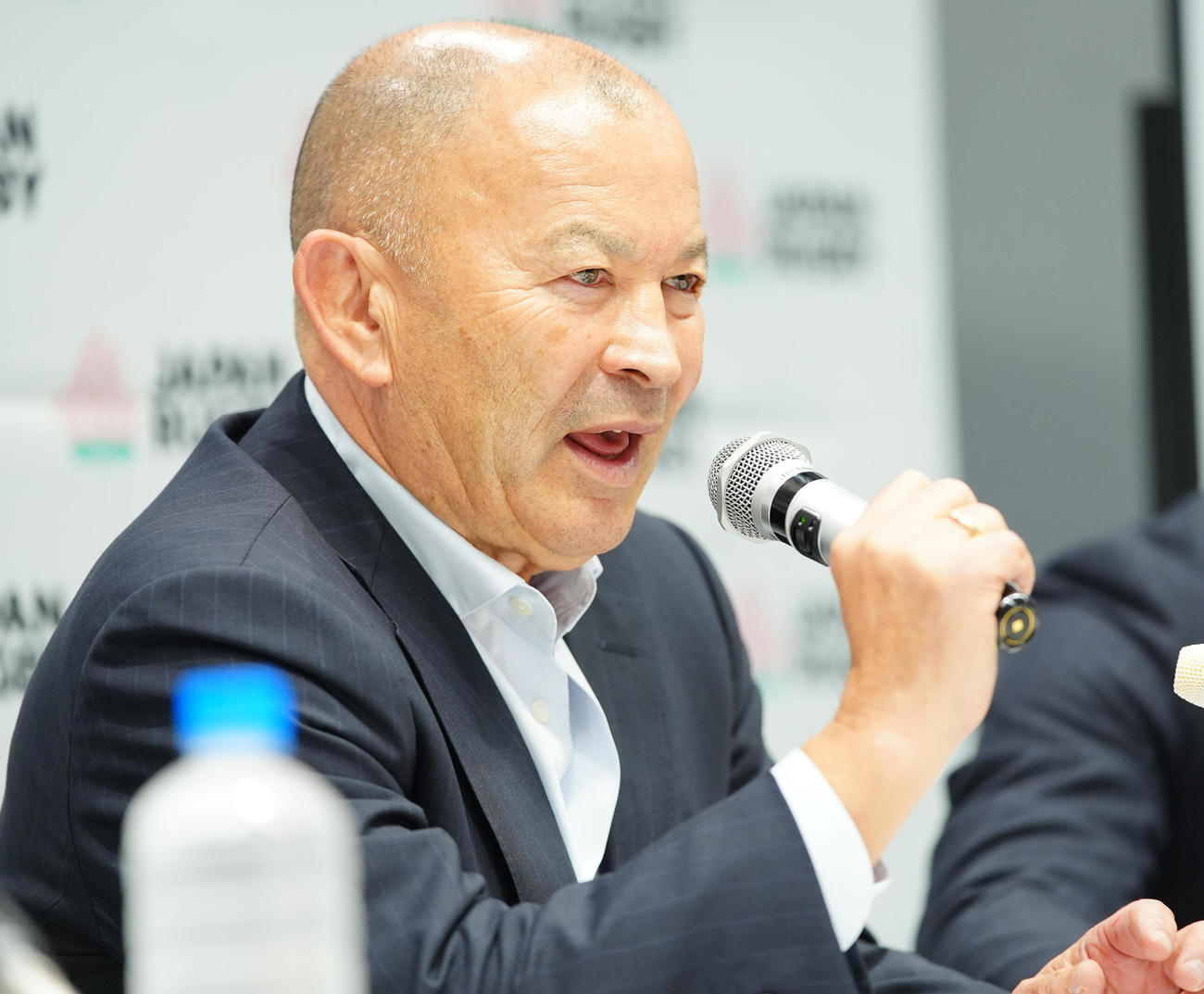 ラグビーW杯オーストラリア大会の組み合わせが決まり会見に臨む日本代表エディー・ジョーンズHC（撮影・垰建太）