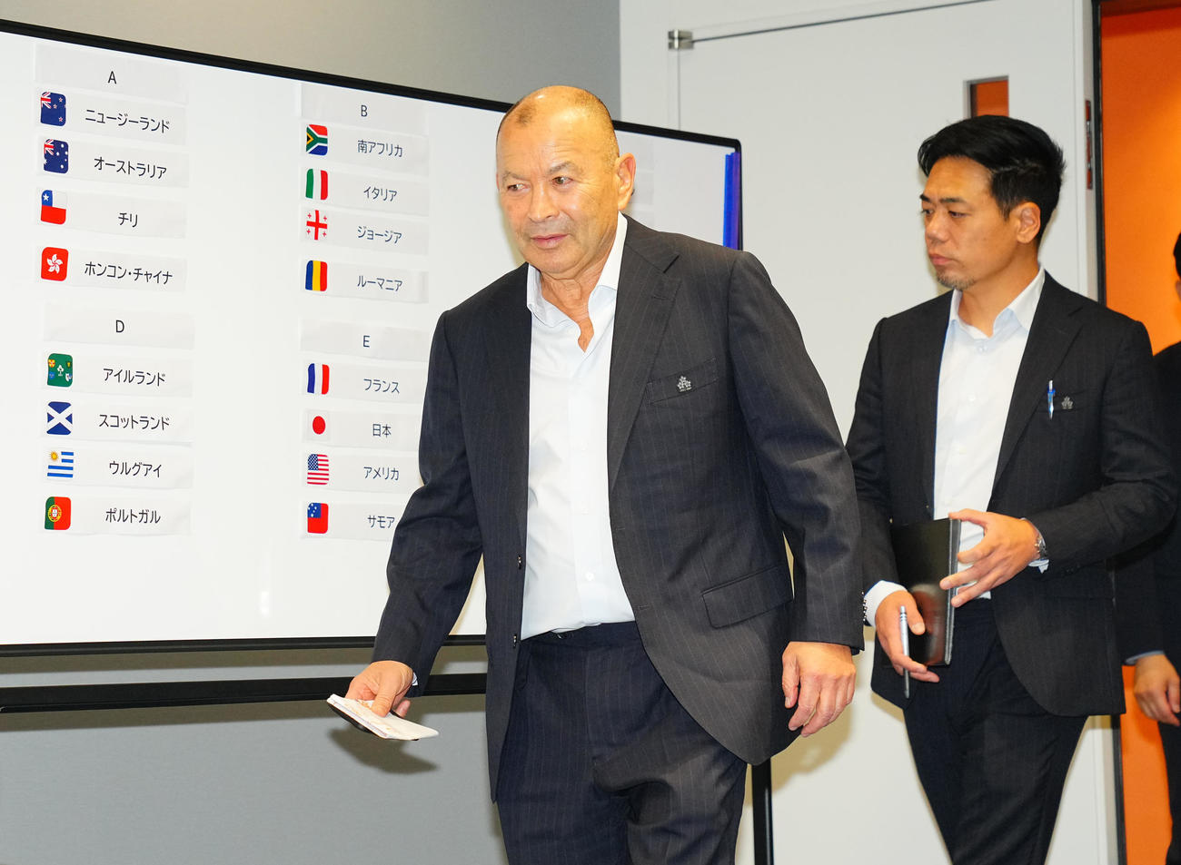 ラグビーW杯オーストラリア大会の組み合わせが決まり会見に臨む日本代表エディー・ジョーンズHC（撮影・垰建太）