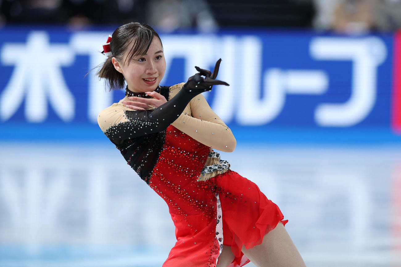 ジュニア女子SPで演技する金沢（撮影・前田充）