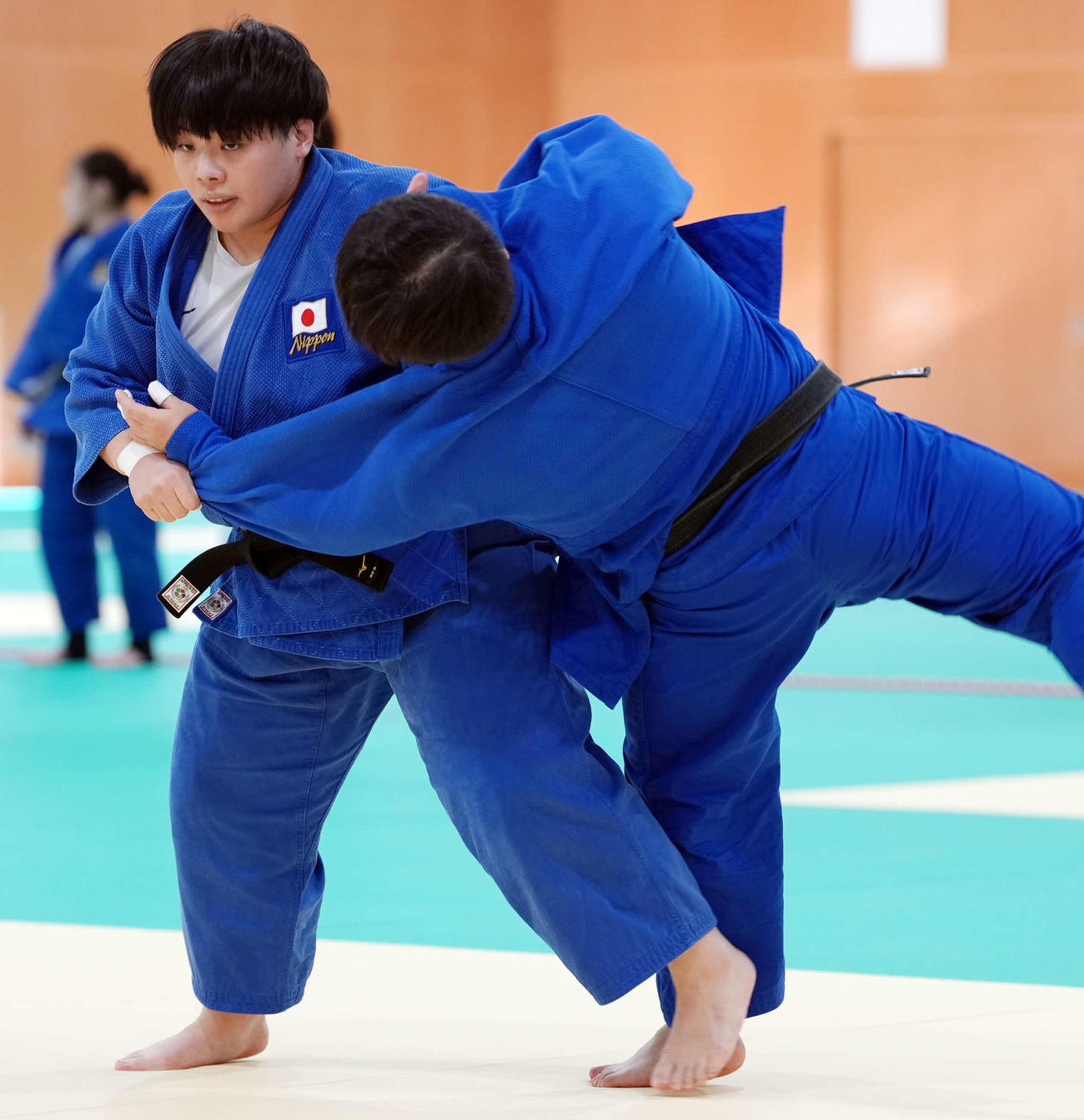 公開練習に臨む女子78キロ超級の素根（左）（撮影・小島史椰）