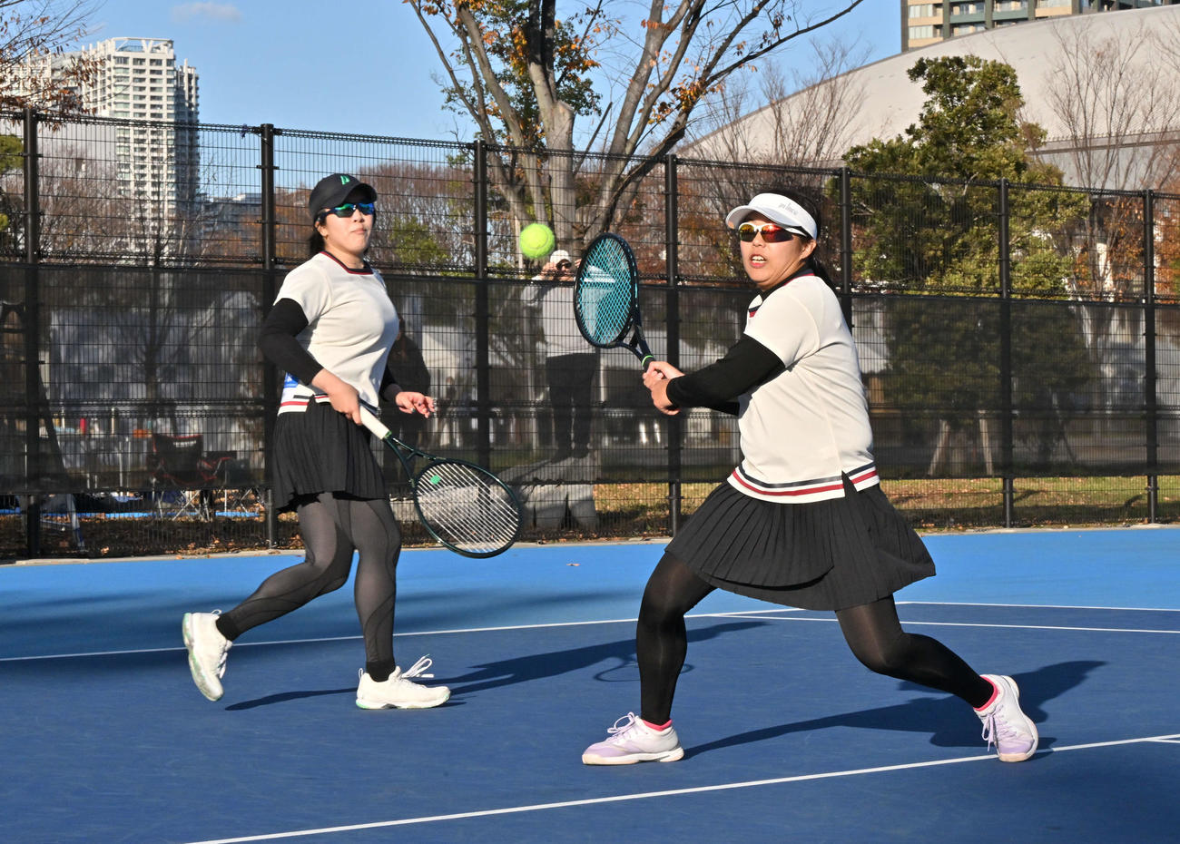 優勝した東京都代表のプレー（朝日新聞社提供　撮影：関口達朗）