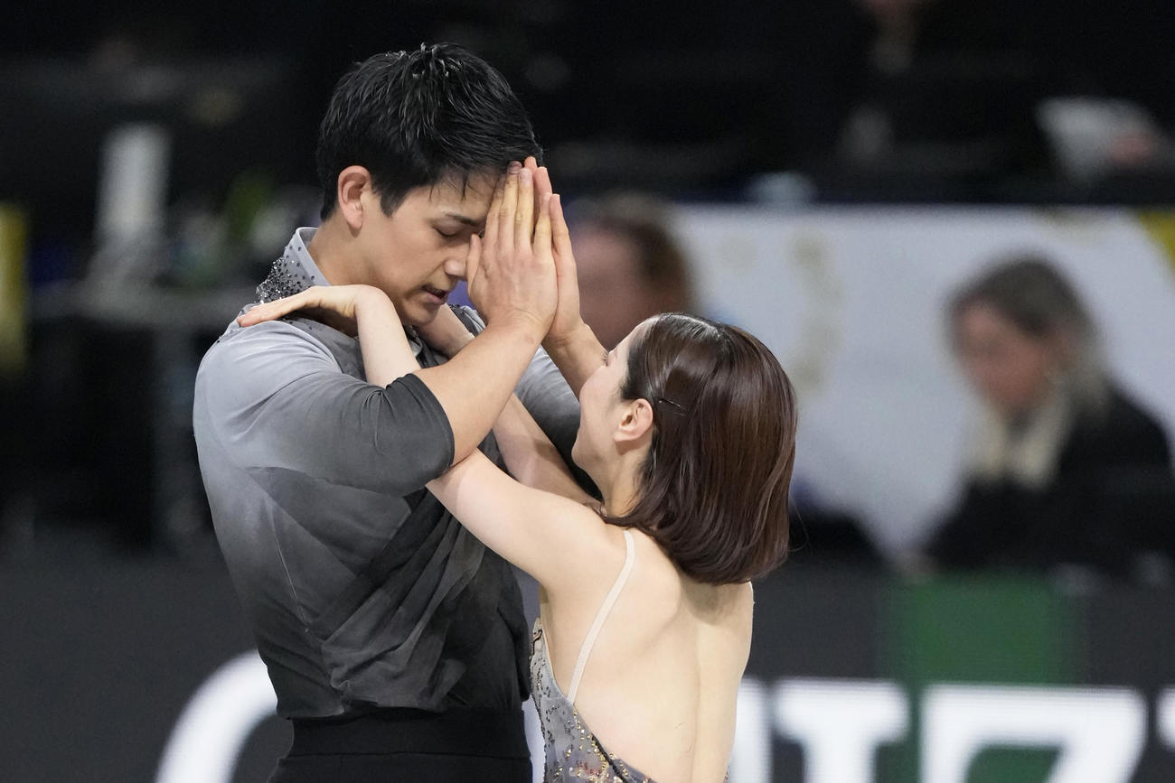 ペアフリーの演技を終えた三浦璃来（右）、木原龍一組＝IGアリーナ(共同)