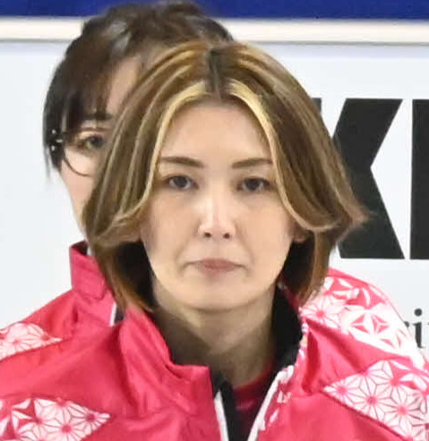 カーリング五輪最終予選の公式練習に臨む女子日本代表フォルティウスのスキップ吉村（撮影・飯岡大暉）