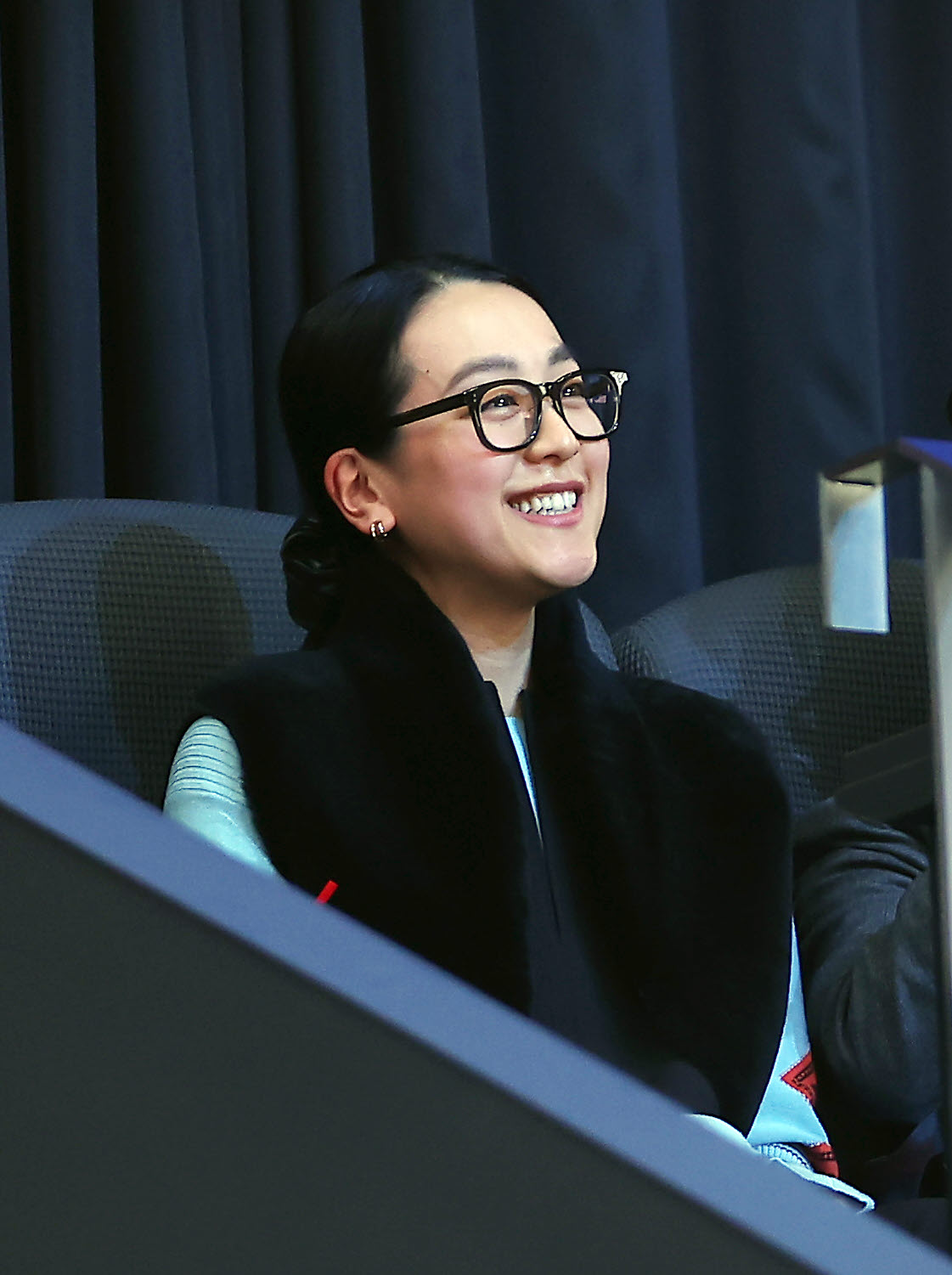 グランプリファイナルを観戦する浅田真央さん（撮影・前田充）