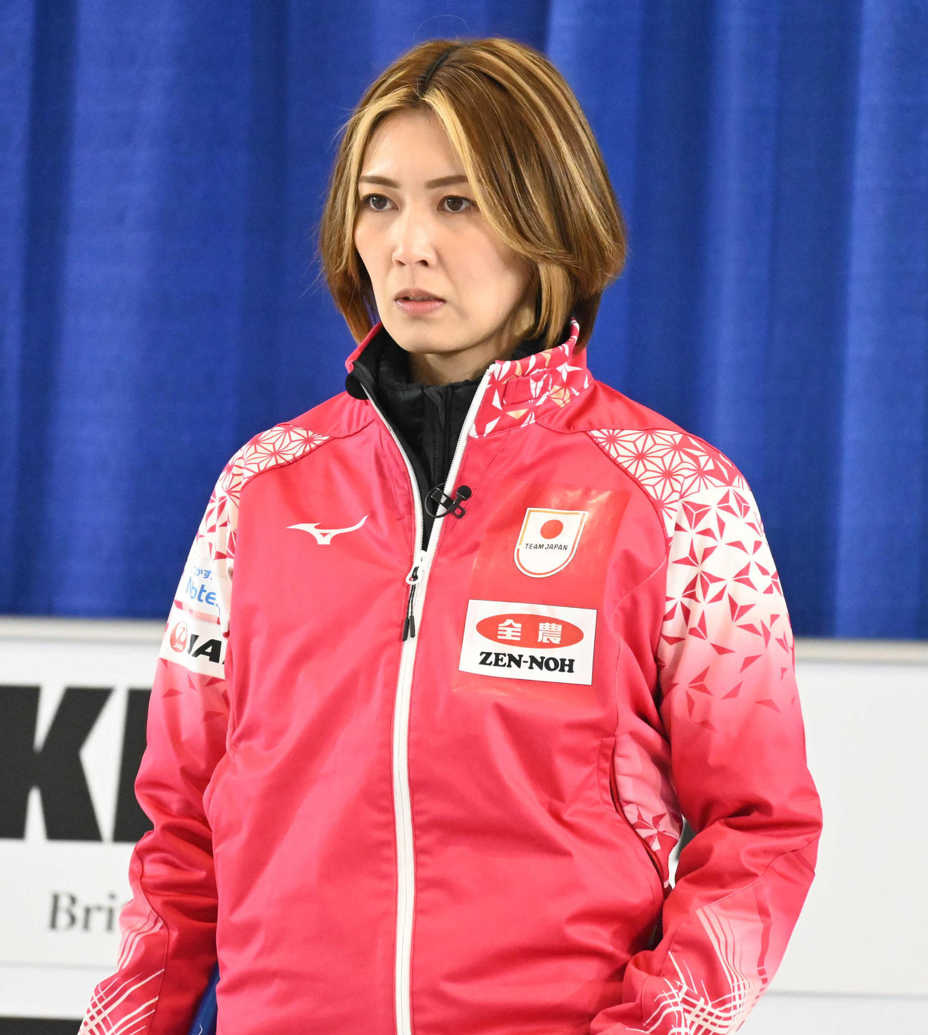 真剣な表情を見せる女子日本代表の吉村（撮影・飯岡大暉）
